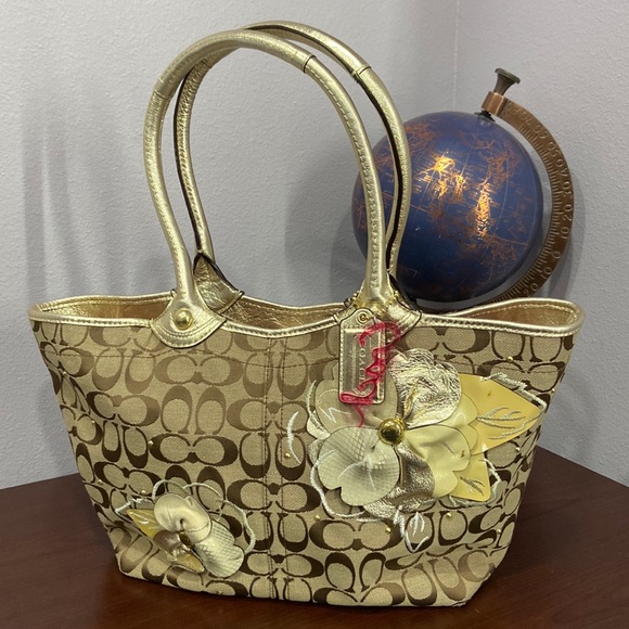 Coach Handbags - Purse